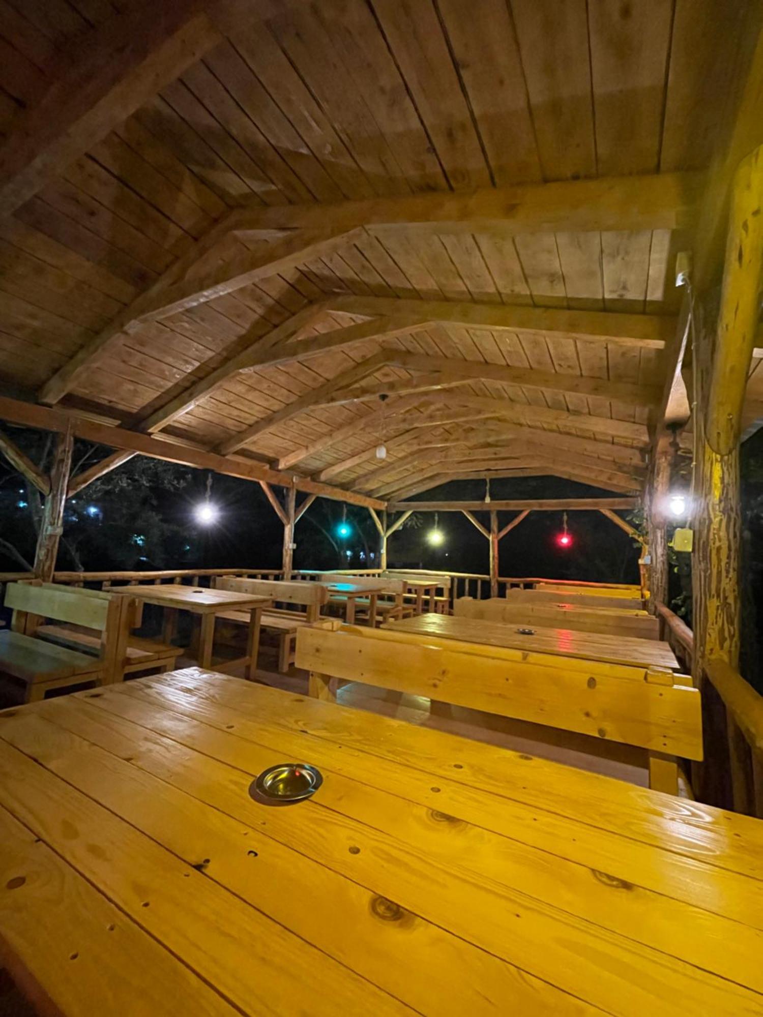 Guri I Lekes Guesthouse Moll' e Shoshit ภายนอก รูปภาพ