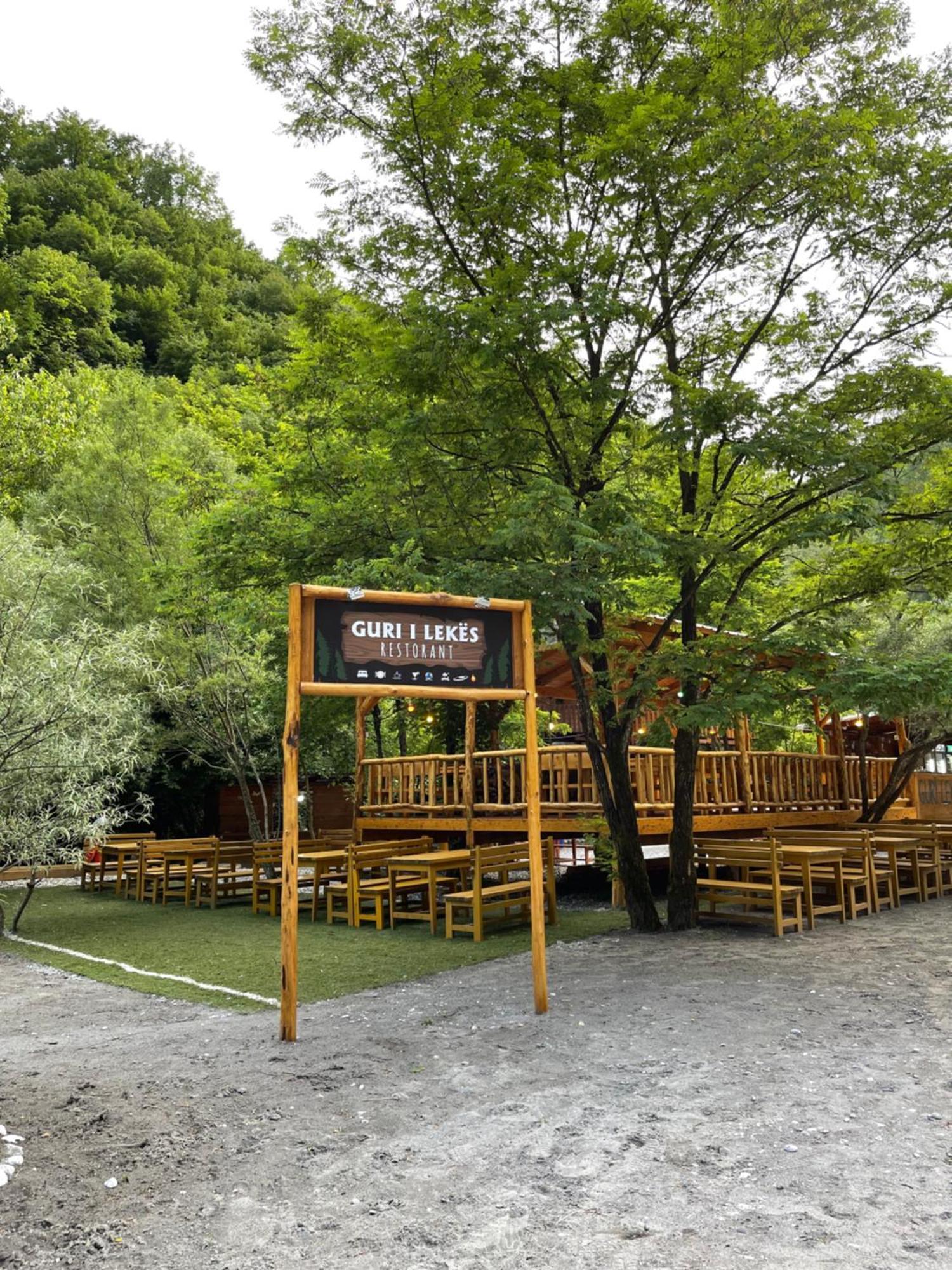 Guri I Lekes Guesthouse Moll' e Shoshit ภายนอก รูปภาพ
