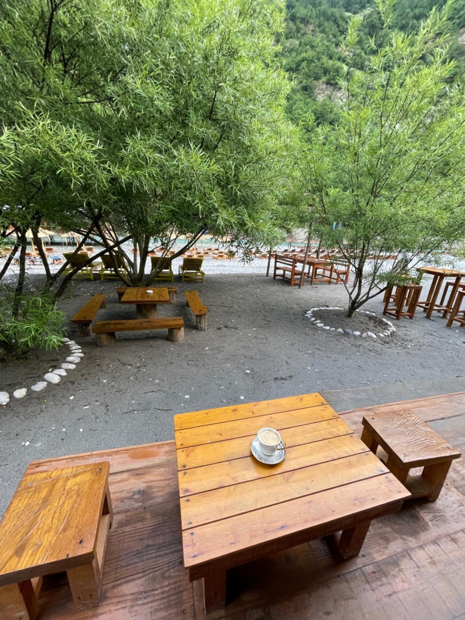 Guri I Lekes Guesthouse Moll' e Shoshit ภายนอก รูปภาพ