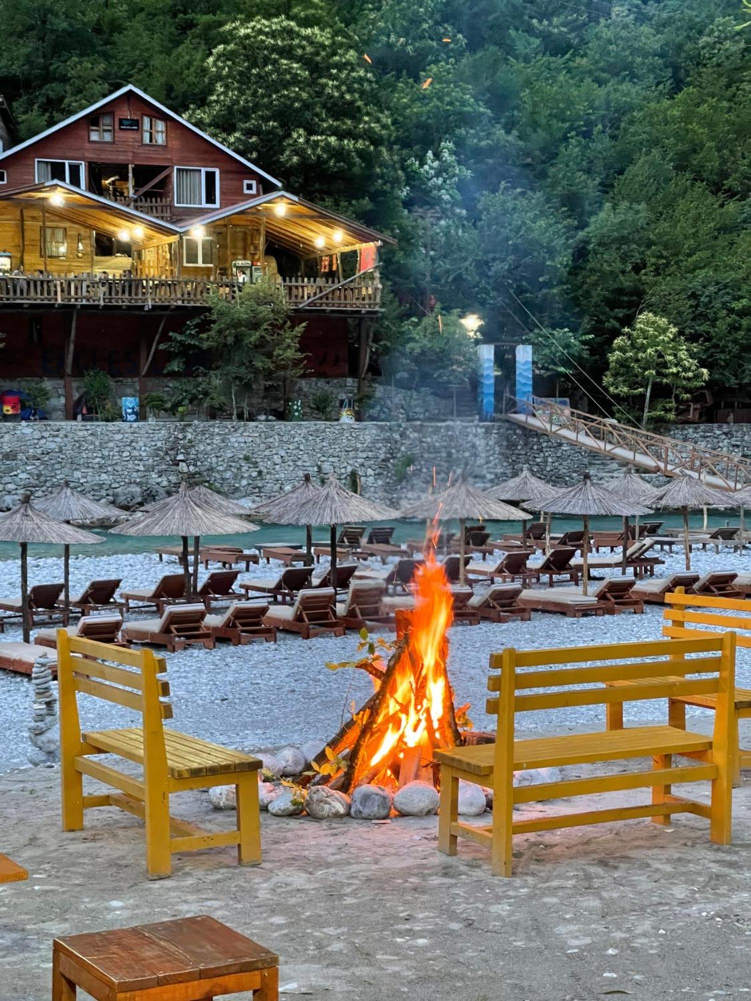 Guri I Lekes Guesthouse Moll' e Shoshit ภายนอก รูปภาพ
