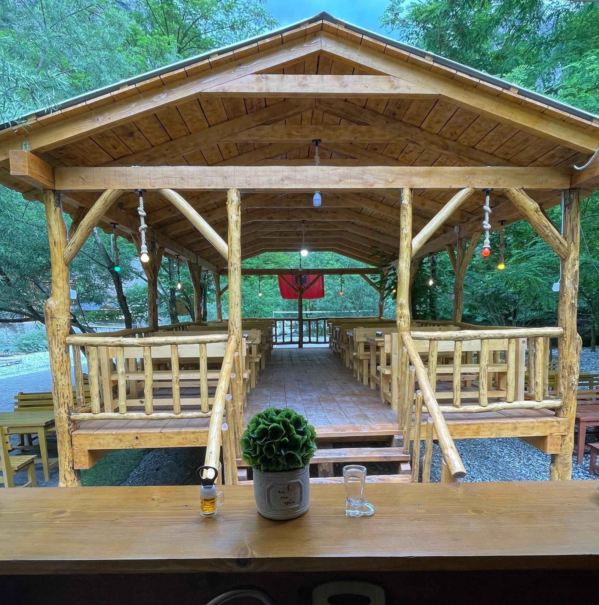 Guri I Lekes Guesthouse Moll' e Shoshit ภายนอก รูปภาพ