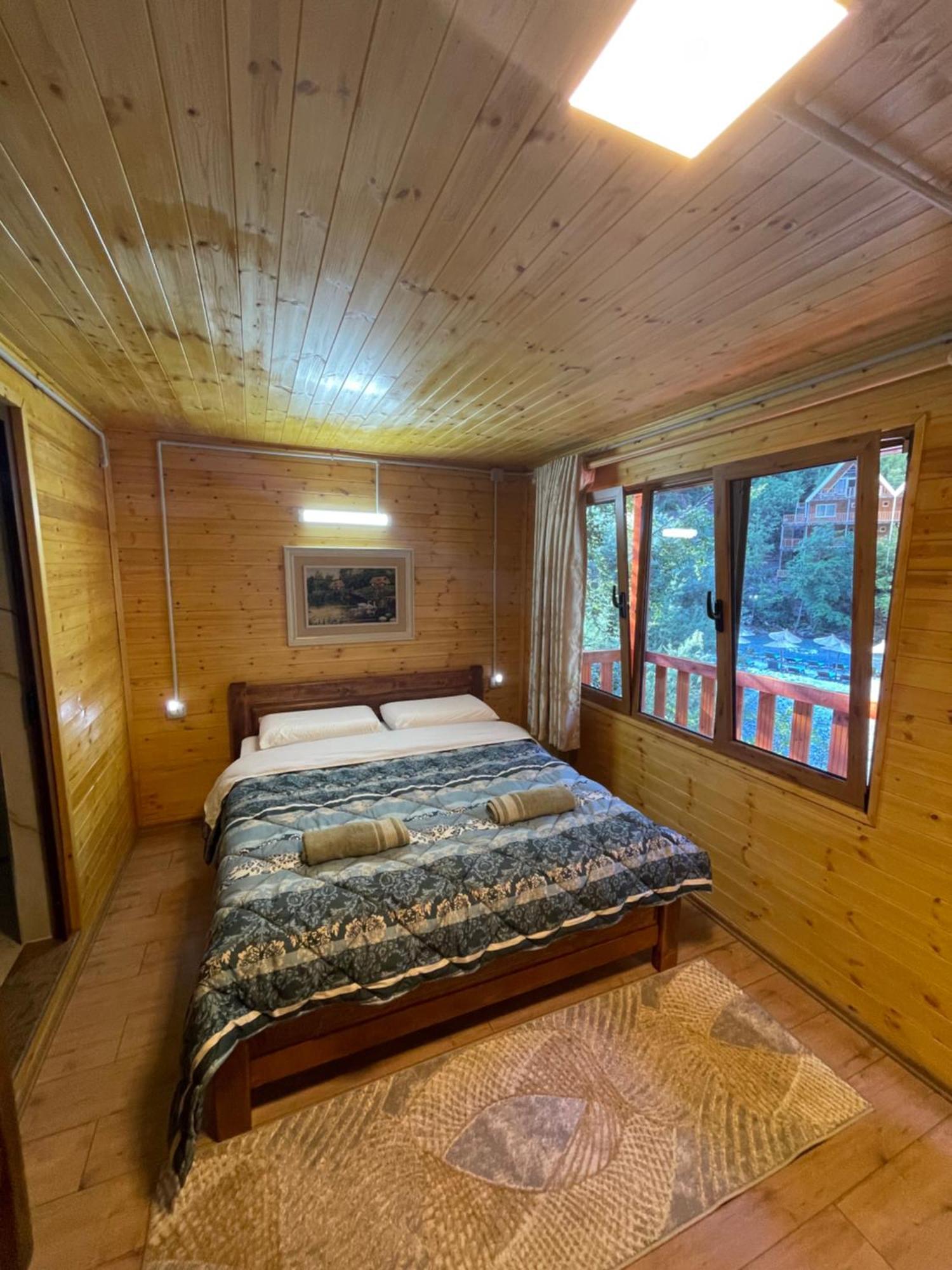 Guri I Lekes Guesthouse Moll' e Shoshit ภายนอก รูปภาพ