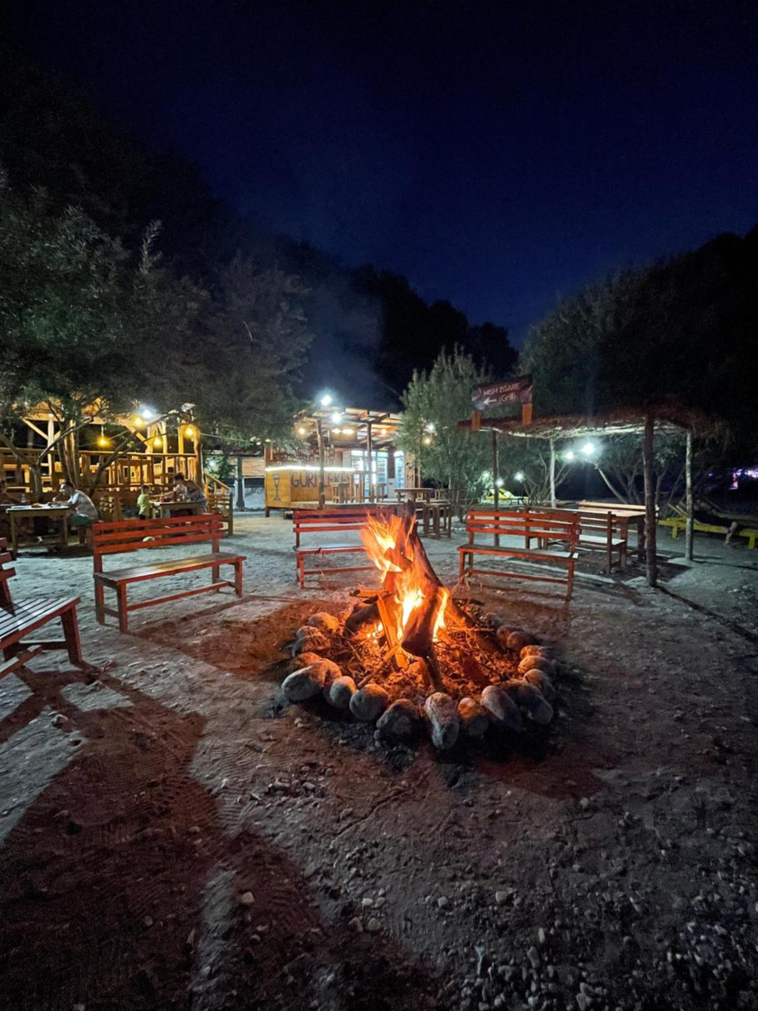 Guri I Lekes Guesthouse Moll' e Shoshit ภายนอก รูปภาพ