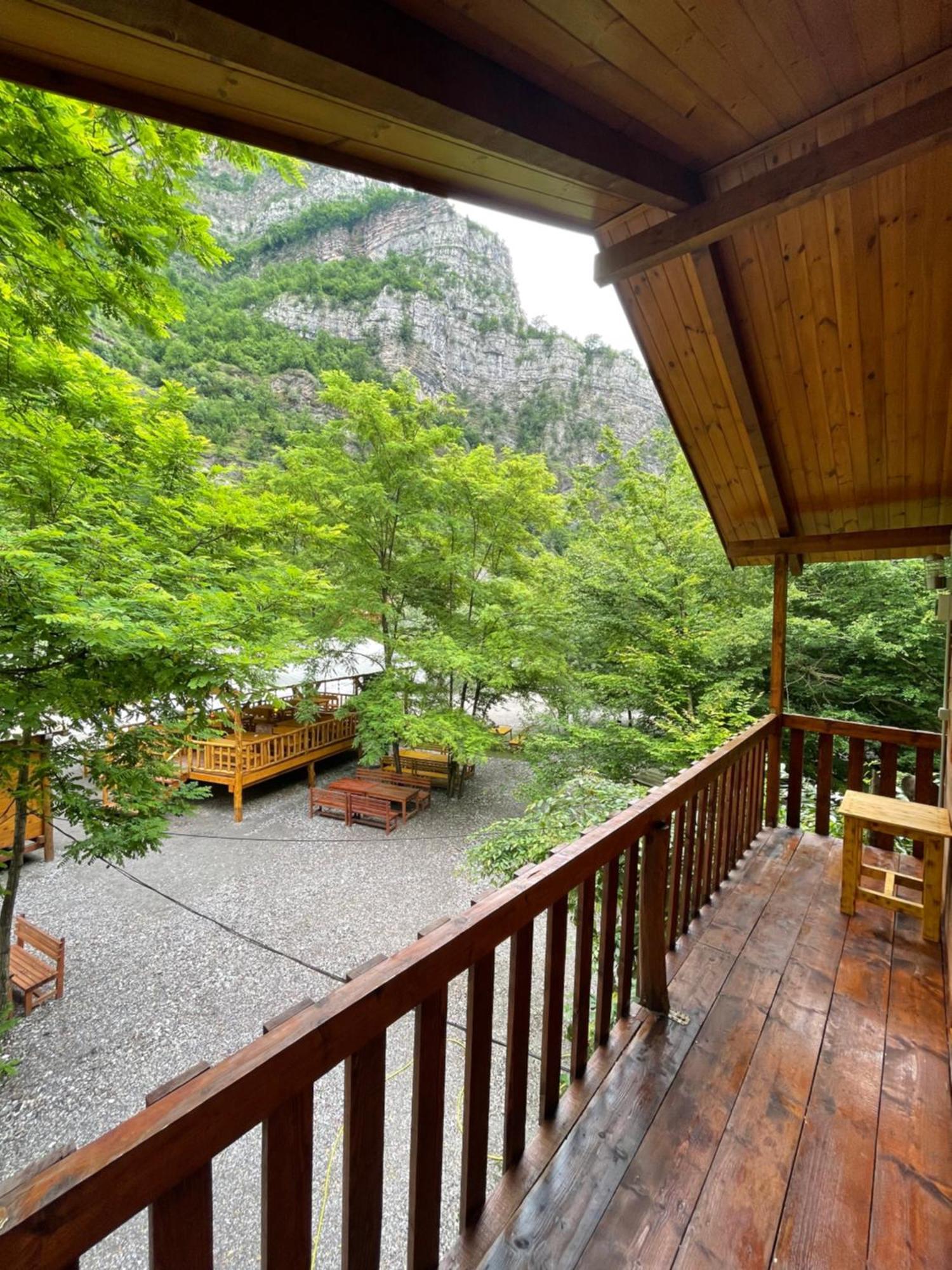 Guri I Lekes Guesthouse Moll' e Shoshit ภายนอก รูปภาพ