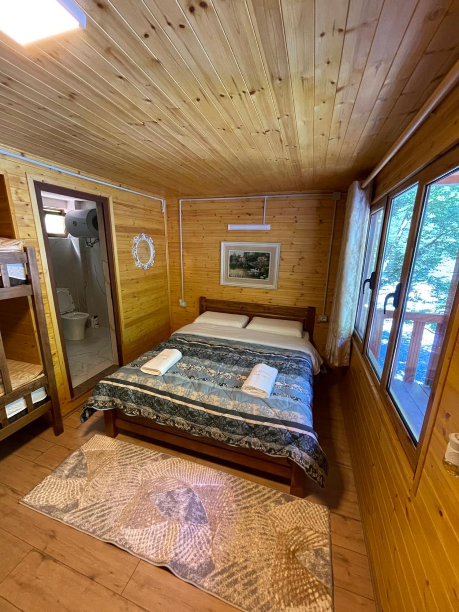 Guri I Lekes Guesthouse Moll' e Shoshit ภายนอก รูปภาพ